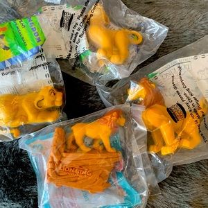 Lot of 4- Burger King, Lion King toys